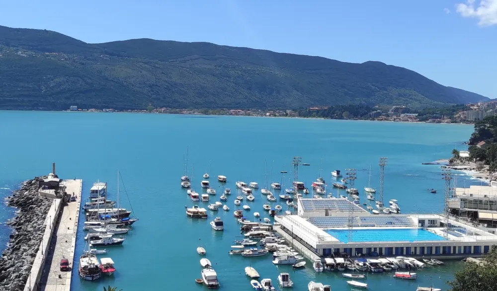 Vi&scaron;e od 27 hiljada turista u Herceg Novom