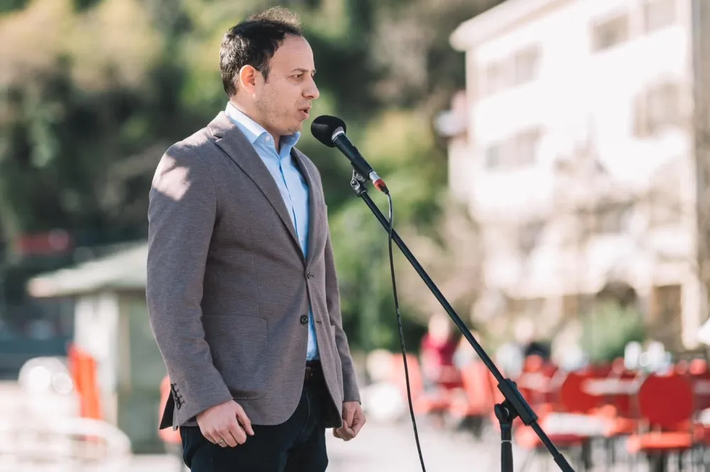 Bajraktari: Tražićemo ukidanje novog cjenovnika za odvoz otpada, građani ne smiju plaćati ceh tuđeg nerada