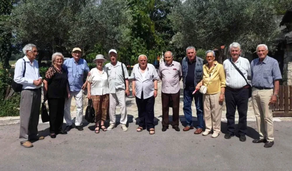 Posljednja generacija nik&scaron;ićkih učitelja&nbsp;čuva&nbsp;uspomenu na &scaron;kolu koje vi&scaron;e nema
