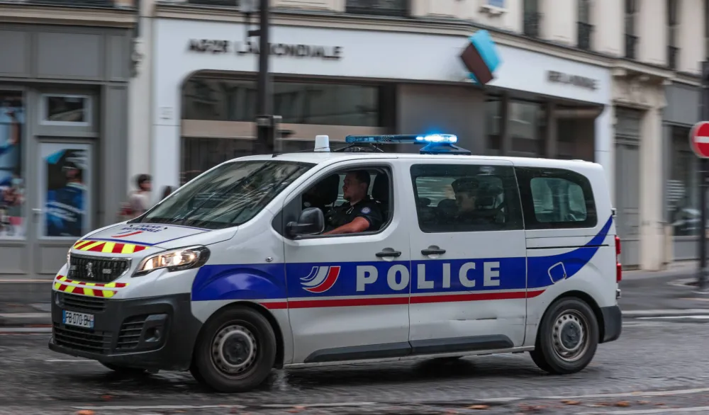 Napad u Parizu: Tri žene izbodene, među njima i trudnica