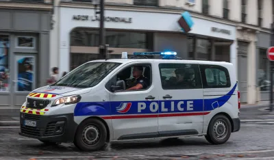 Napad u Parizu: Tri žene izbodene, među njima i trudnica