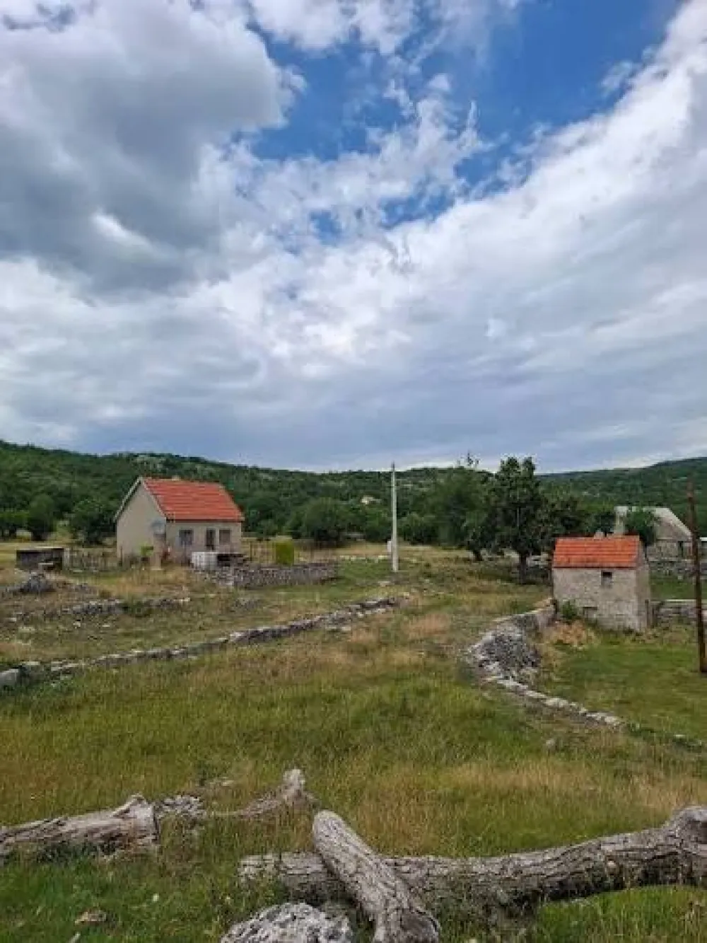 Jači vjetar, grmljavina ili ki&scaron;a gase struju u Banjanima i Rudinama