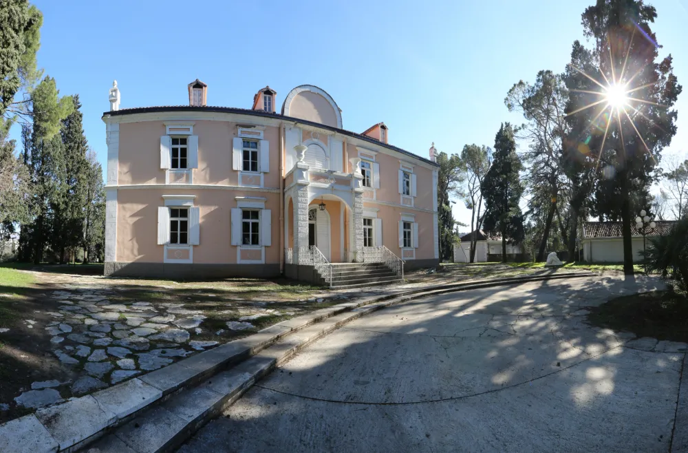 Dvorac i park Kru&scaron;evac moraju ostati imovina svih građana