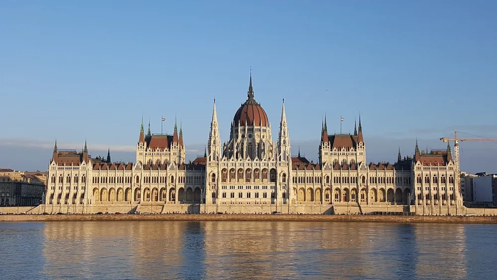 Mađarska proglasila vanredno stanje