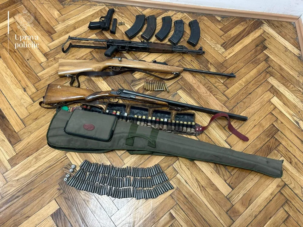 (FOTO) Pretresi Granične policije: Pronađene pu&scaron;ke i municija