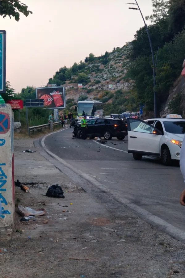 Udes kod Kamenova: Jedna osoba povrijeđena, saobraćaj u prekidu