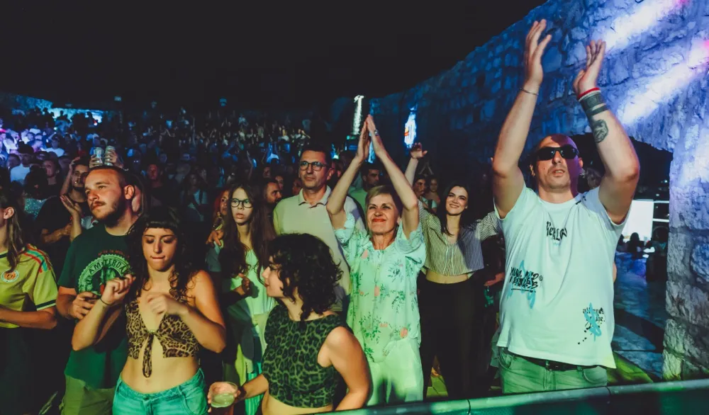 Spektakularno prvo veče 17. Bedem festa privuklo veliki broj posjetilaca na nik&scaron;ićku tvrđavu