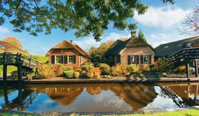 Kao iz bajke: Evropsko selo u kojem se kom&scaron;ije posjećuju čamcem
