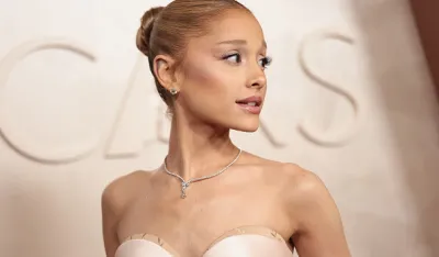 Ariana Grande objavila novi album &ldquo;Petal&rdquo;