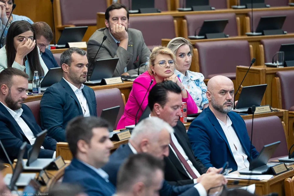 Vlast nije glasala za povećanje penzija
