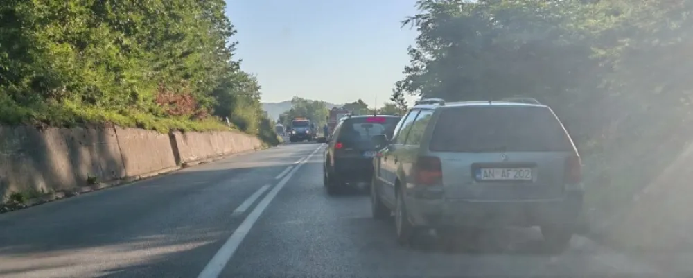 U sudaru kod Slatine povrijeđene četiri osobe