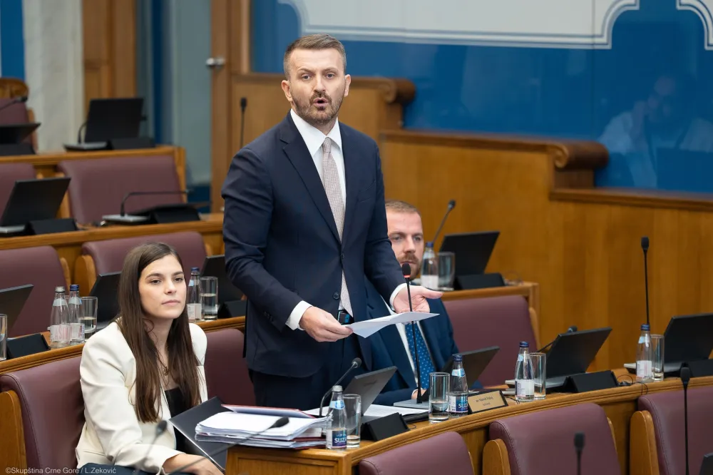 MJU: Usvojen Zakon o lokalnim službenicima i namje&scaron;tenicima, profesionalizam ispred politike