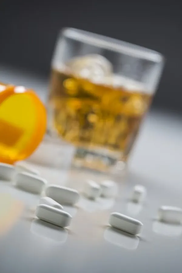 Ljekovi koji se ne smiju kombinovati sa alkoholom - i ča&scaron;a vina može biti rizična