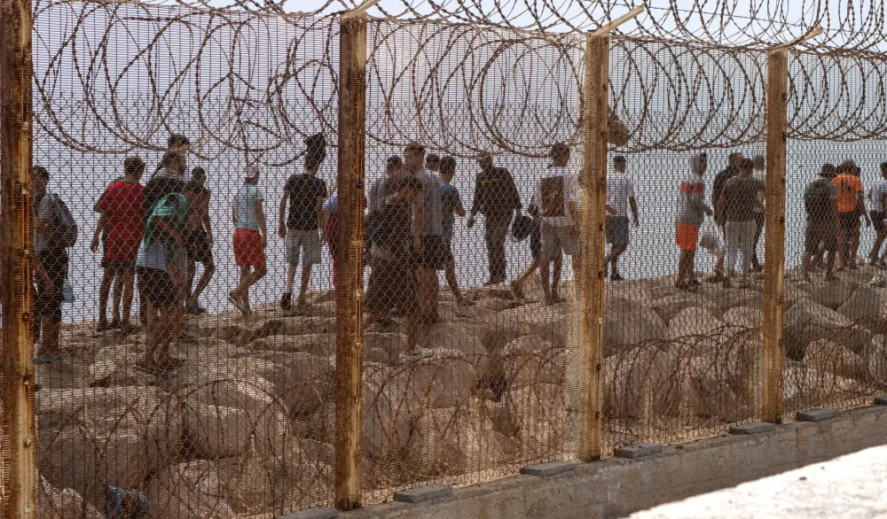 Fon der Lajen: Nijedan ilegalni migrant koji je upao u Seutu nije stigao do evropskog kopna