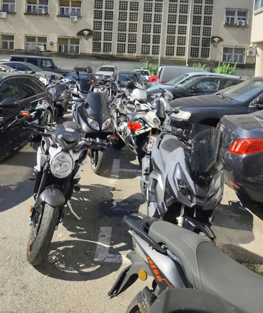 Pojačane kontrole motociklista u Podgorici: Uhap&scaron;eno osam osoba, oduzeto 17 motocikala, vozilo, kvad