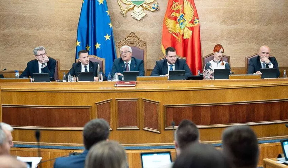 Sagovornici "Dana": Pritisak Brisela Skup&scaron;tinu drži u evropskoj agendi