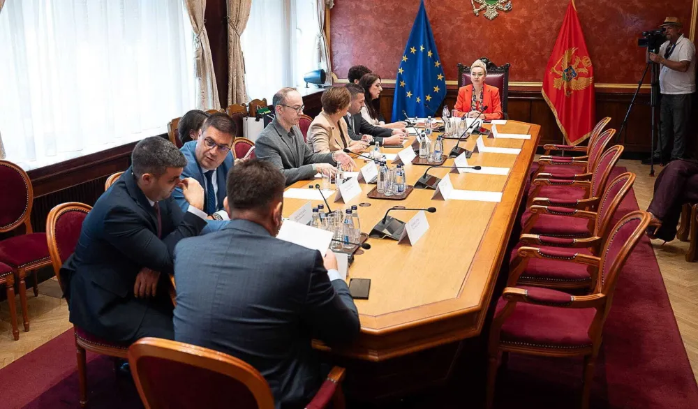 Ustavni odbor organizuje javnu raspravu povodom Nacrta ustavnih amandmana