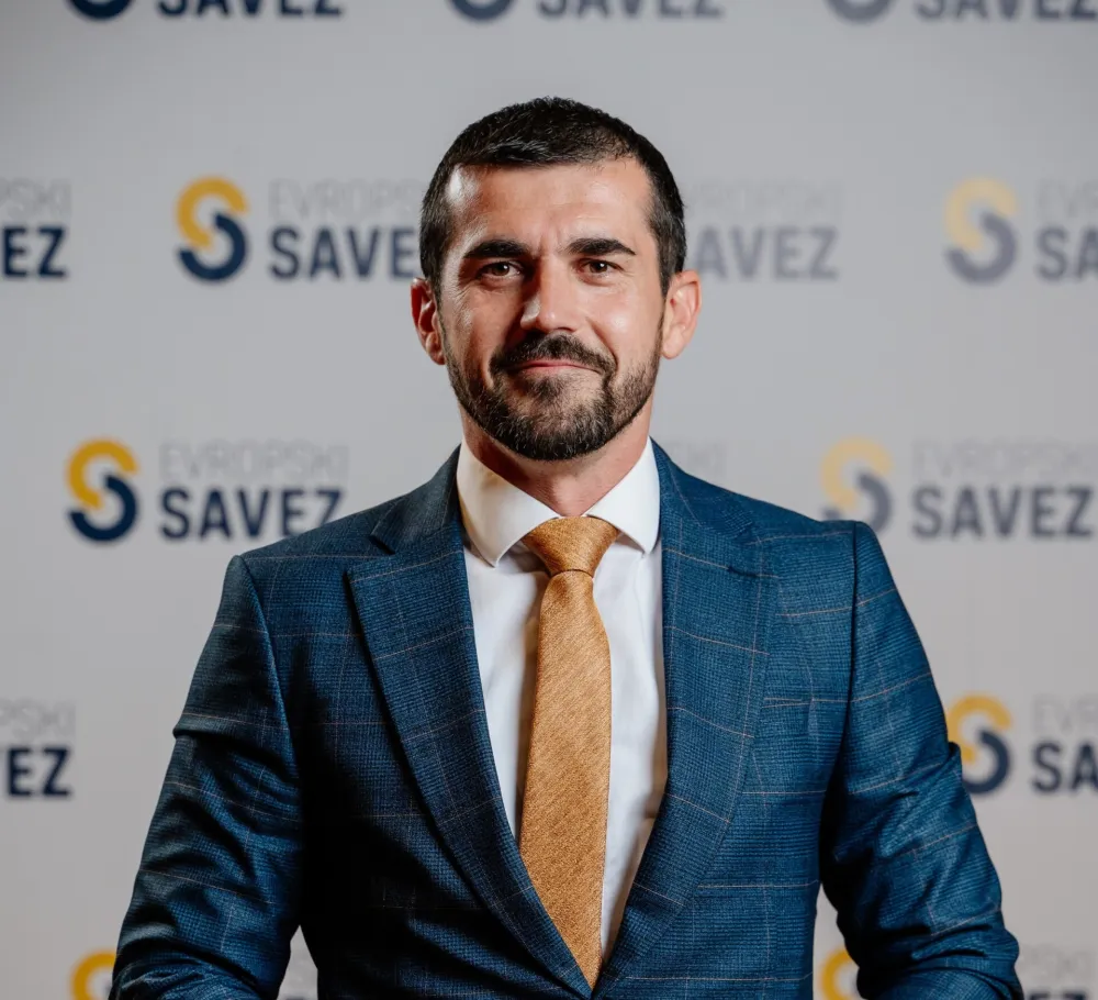Nenezić: Odlaganje dokazuje da su reforme pro forme