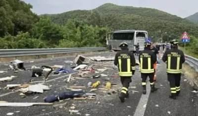 Stravična nesreća u Italiji: Kamper se zakucao u turistički autobus, &scaron;estoro mrtvih