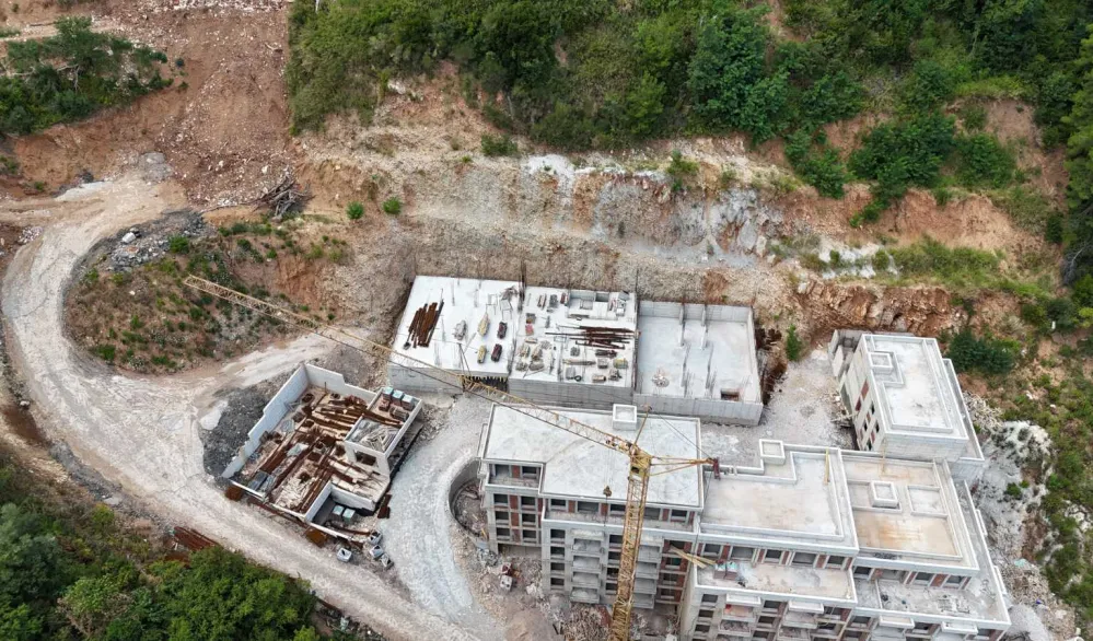 Prijetnja od izbijanja klizi&scaron;ta na brdu iznad Budve: Spas može da sklizne