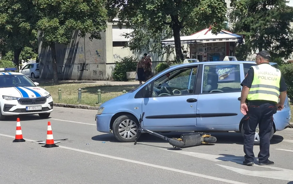 Nik&scaron;ić: U sudaru automobila i trotineta povrijeđena jedna osoba