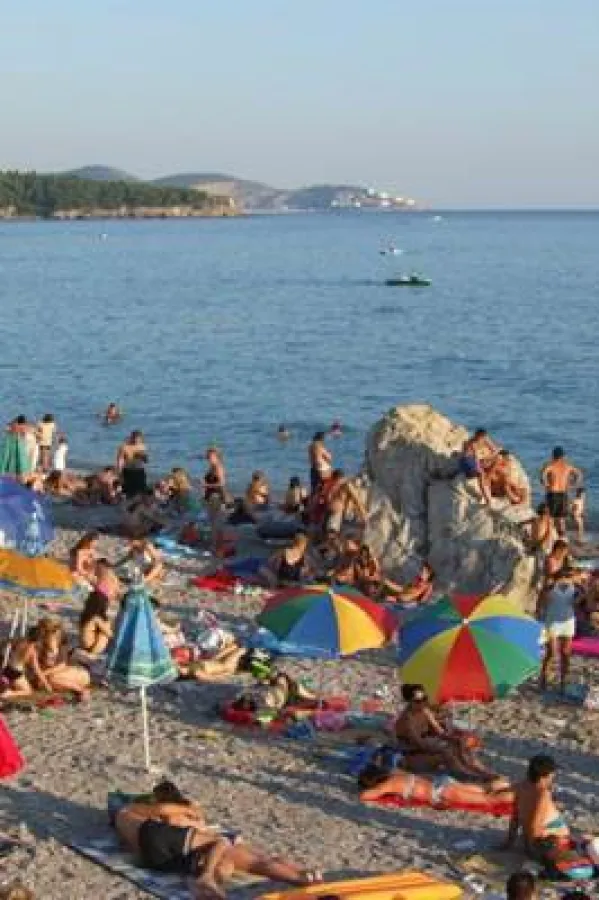 Sutomorska naselja danima bez vode, mje&scaron;tani ogorčeni, turisti prijete napu&scaron;tanjem apartmana
