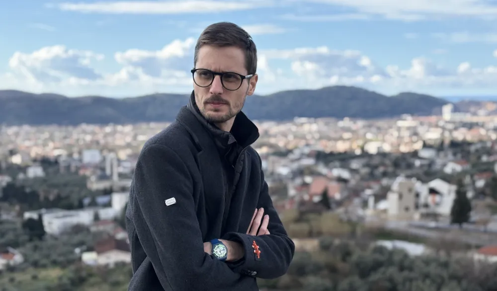&bdquo;Razgovori sa Vje&scaron;ticom&ldquo; na Trgu pjesnika