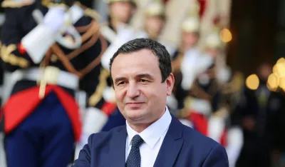 Poslanica jajima gađala Aljbina Kurtija, opet prekinuta konstitutivna sjednica parlamenta u Pri&scaron;tini