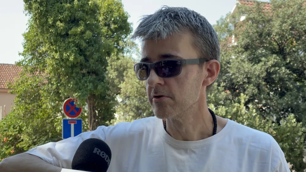 (VIDEO) Počela sezona spremanja ogrijeva: Cijepana drva od 90 do 95 eura