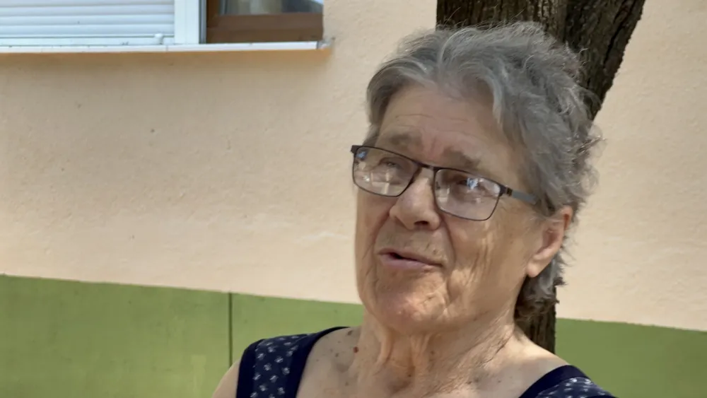 (VIDEO) Počela sezona spremanja ogrijeva: Cijepana drva od 90 do 95 eura