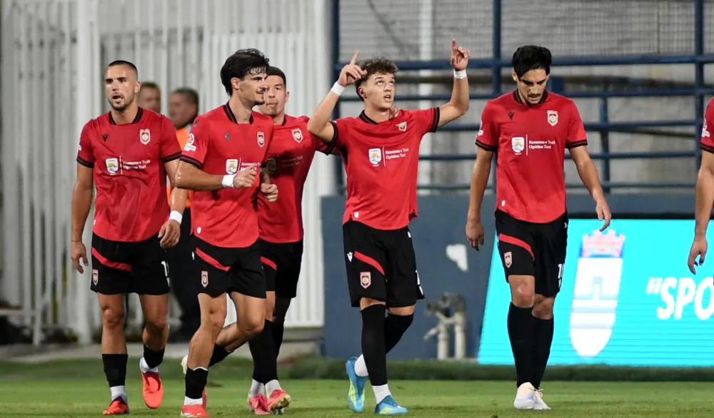 Mark Đokaj proslavlja gol