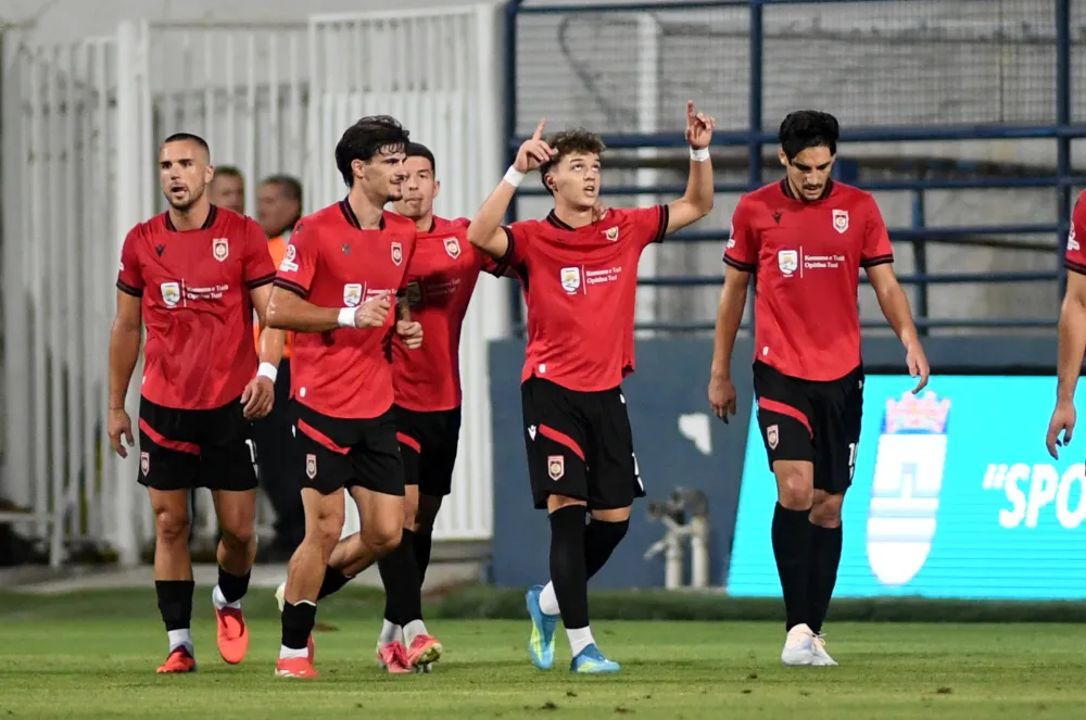Mark Đokaj proslavlja gol