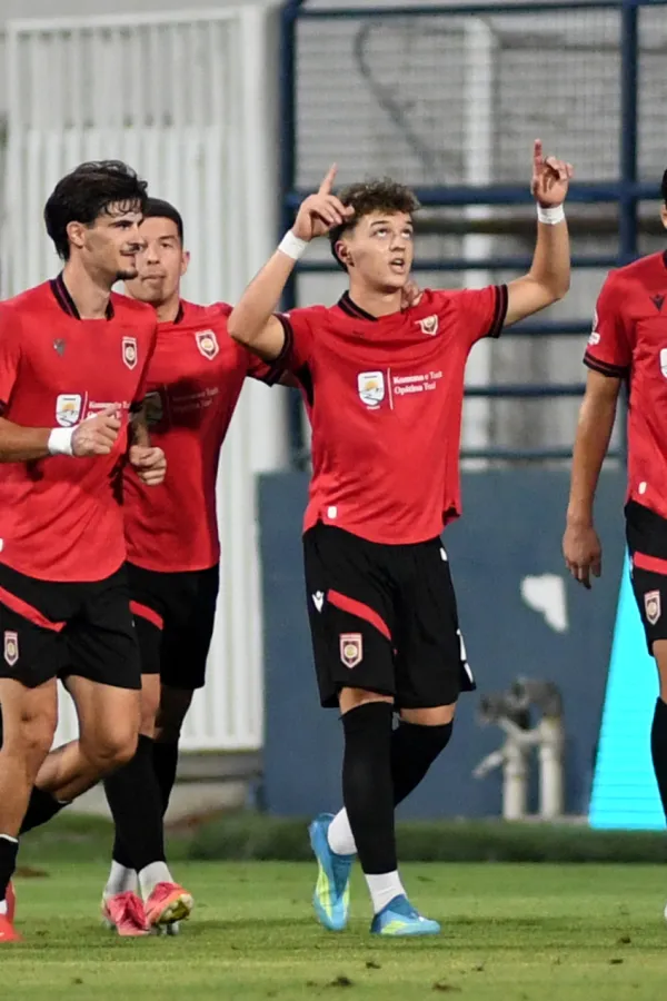 Mark Đokaj proslavlja gol
