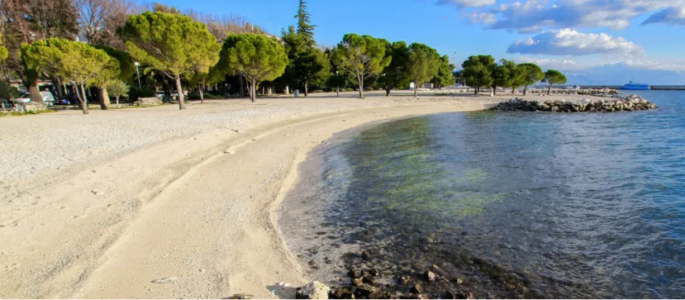 Gradska plaža u Crikvenicama