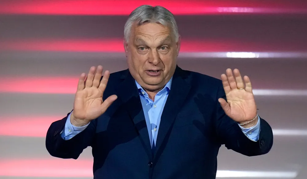 (VIDEO) Orban u Guči: Muzičari mu svirali na uho, on uživao u rakiji