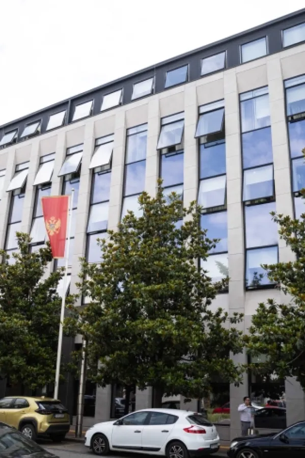 Vrhovni sud produžio pritvor četvorici stranih državljana osumnjičenih za krađu sto hiljada eura
