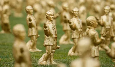 Zlatne statue MOcarta