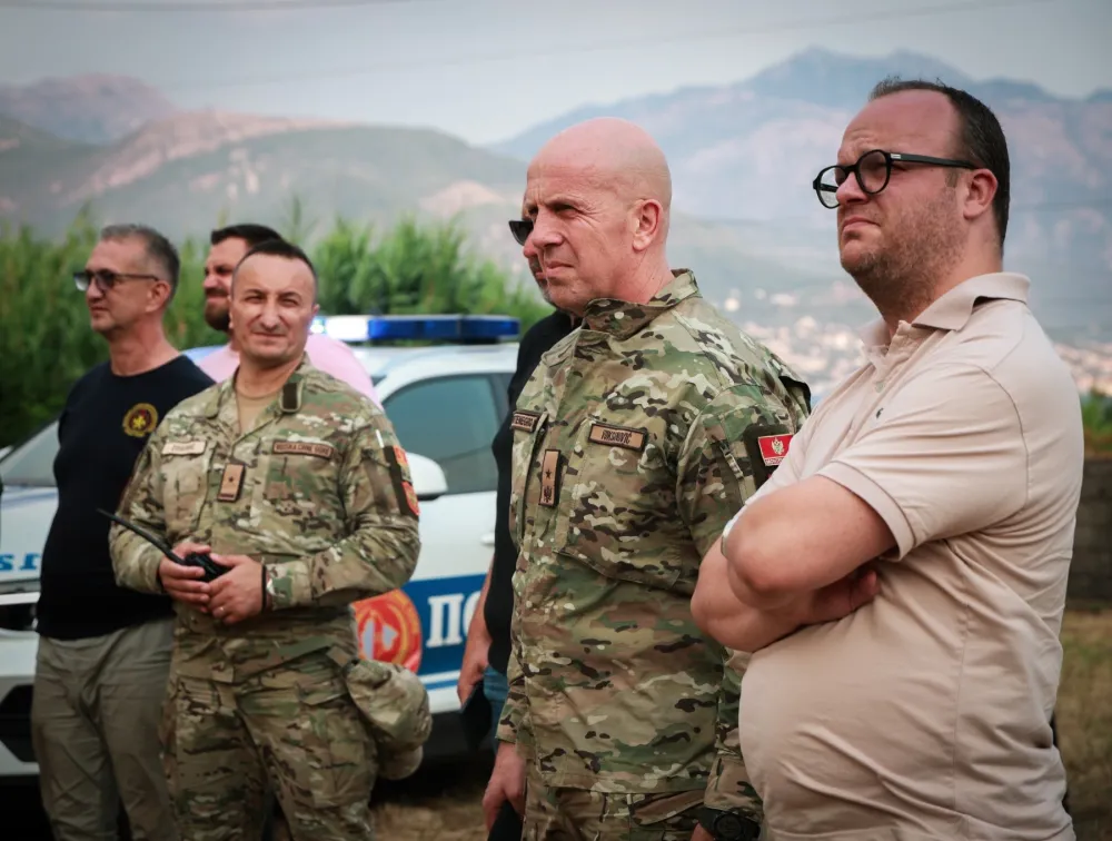 pripadnici VCG angažovani na ga&scaron;enju požara 