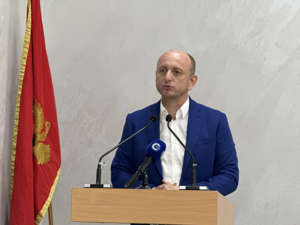 Berane: Policija procesuirala osobu koja je putem Fejsbuka drsko vrijeđala poslanika Kneževića