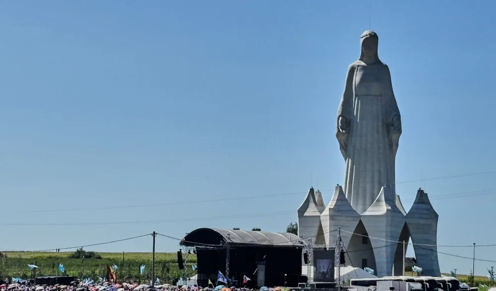 Najvi&scaron;a statua Djevice Marije u Evropi otkrivena u jednom poljskom selu