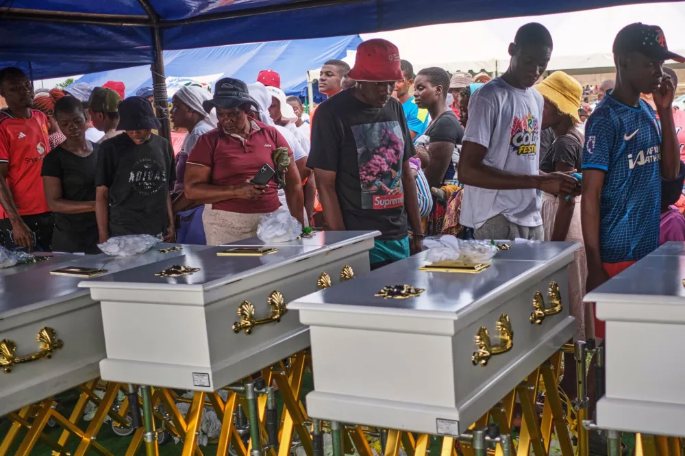 Užas na jezeru u Zimbabveu: U prevrtanju trajekta poginule 72 osobe, od kojih 18 djece
