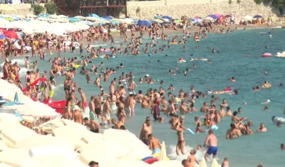 Uhap&scaron;eni državljani Srbije, osumnjičeni za krađe na plažama u Sutomoru i Čanju