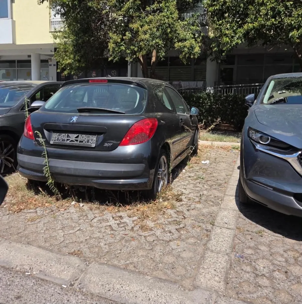 (VIDEO) Počinje uklanjanje napu&scaron;tenih automobila: Odvoz i ležarina idu na račun vlasnika