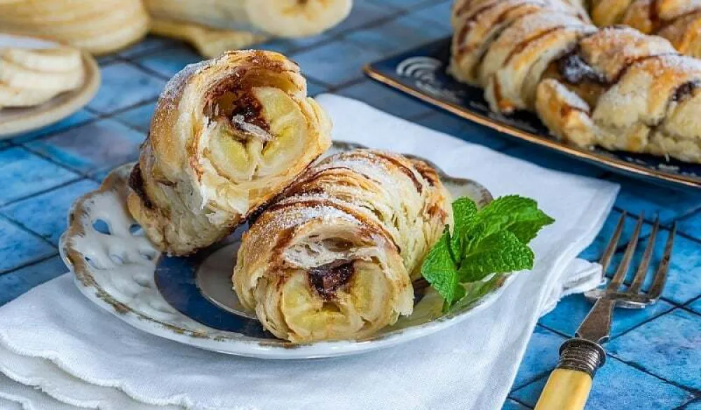 Napravite ukusno lisnato tijesto s bananama i čokoladom