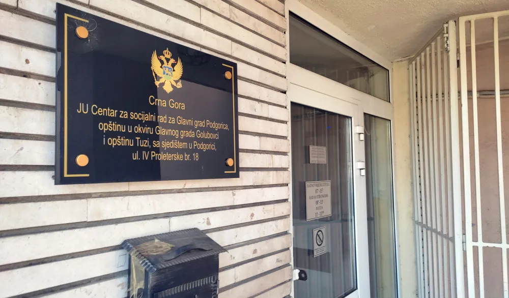 Zbog neažurnosti&nbsp;Socijalno-ljekarske komisije u Podgorici 5.000 građana ostavljeno bez pomoći