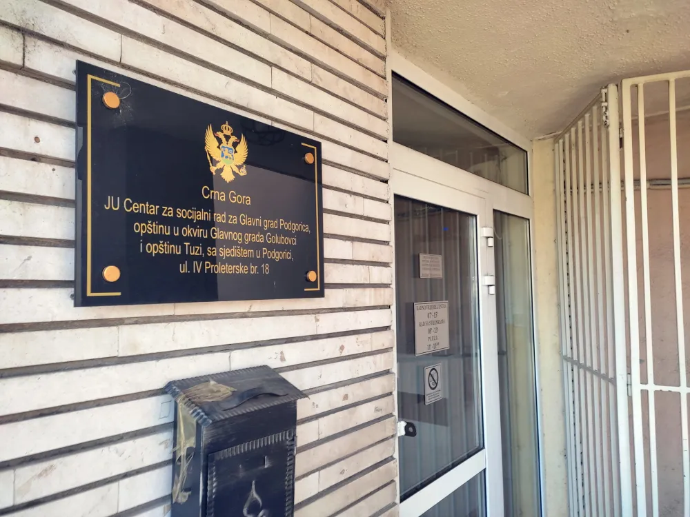 Zbog neažurnosti&nbsp;Socijalno-ljekarske komisije u Podgorici 5.000 građana ostavljeno bez pomoći