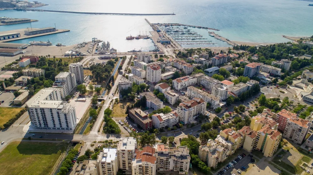 Krivične prijave protiv dva lica zbog nelegalne gradnje u Baru
