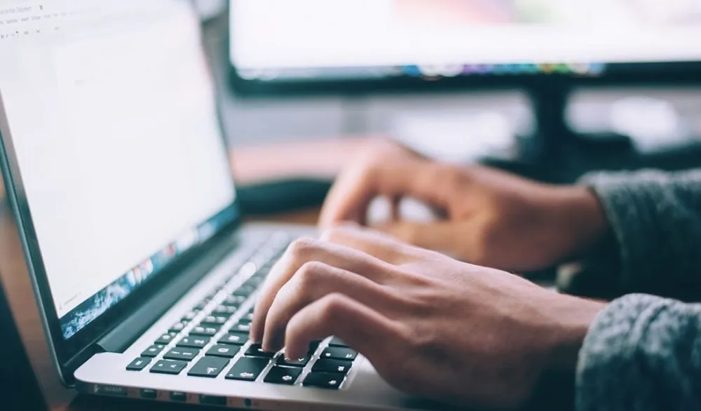 UP: Oprez prilikom ponuda za brzu zaradu putem interneta, kriptovaluta i AI platformi