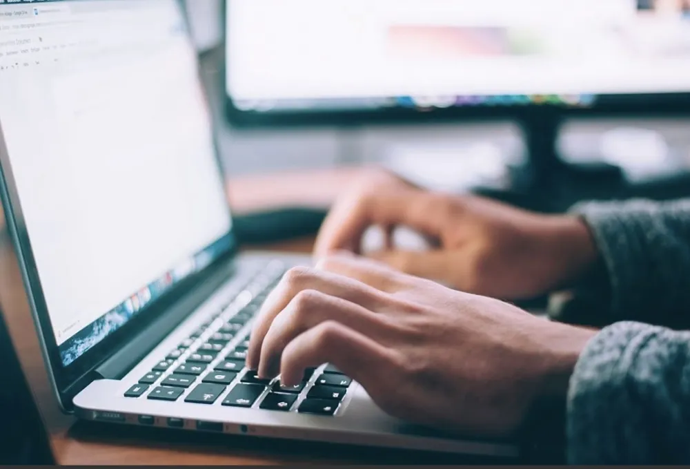 UP: Oprez prilikom ponuda za brzu zaradu putem interneta, kriptovaluta i AI platformi