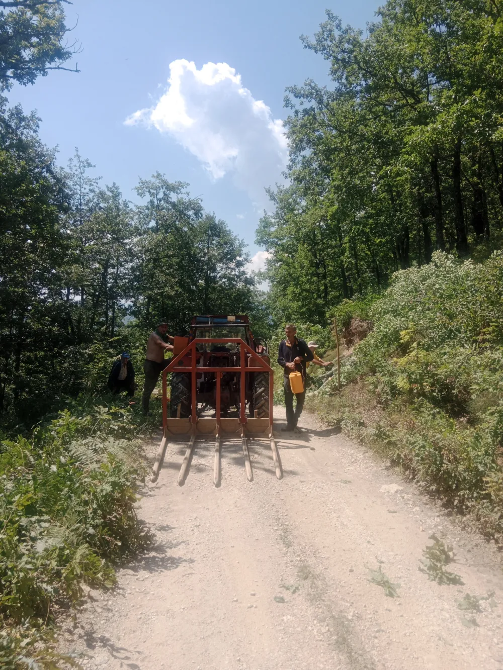 Bjelopoljska sela Pape i Modri do asfalt čekaju decenijama